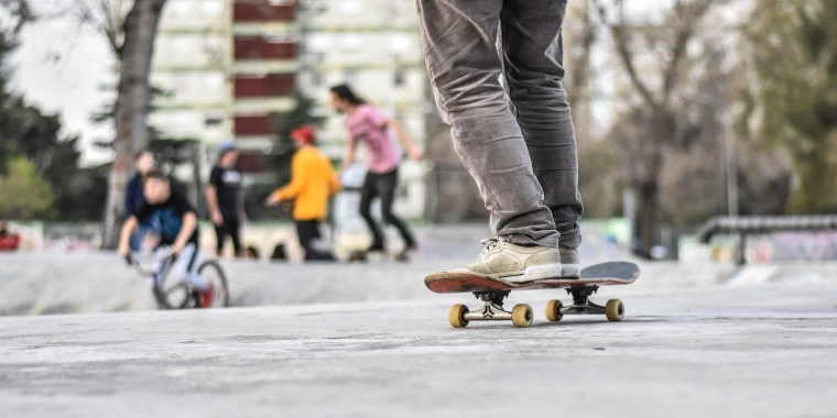 Jugendliche im Skaterpark © pixabay