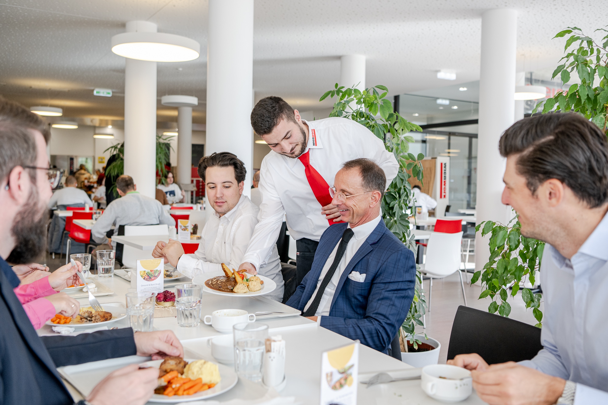 Restaurantfach Ausbildung 2025 ©wienwork/Luiza Puiu Restaurantfach Ausbildung 2025 ©wienwork/Luiza Puiu