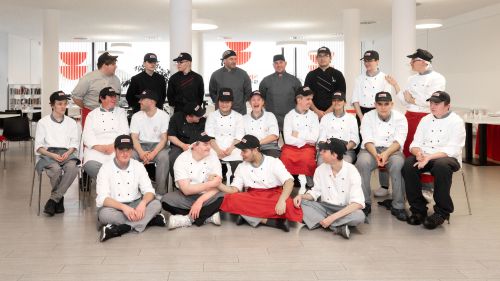 Lehrlinge und ihre Ausbildner:innen Küche Speiseamt © Wien Work/simshot Lehrlinge und ihre Ausbildner:innen Küche Speiseamt © Wien Work/simshot