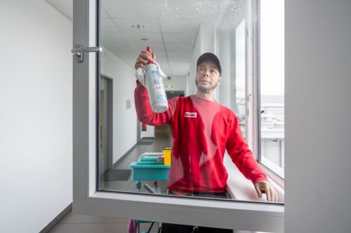 Fensterreinigung © wienwork/Luiza Puiu Fensterreinigung © wienwork/Luiza Puiu